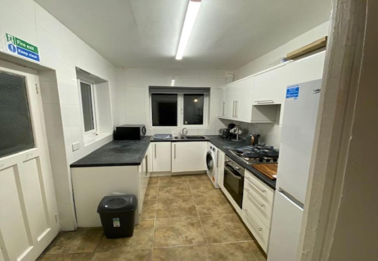 Ideal Abode Abbots 4 En-Suite Chester Kültér fotó